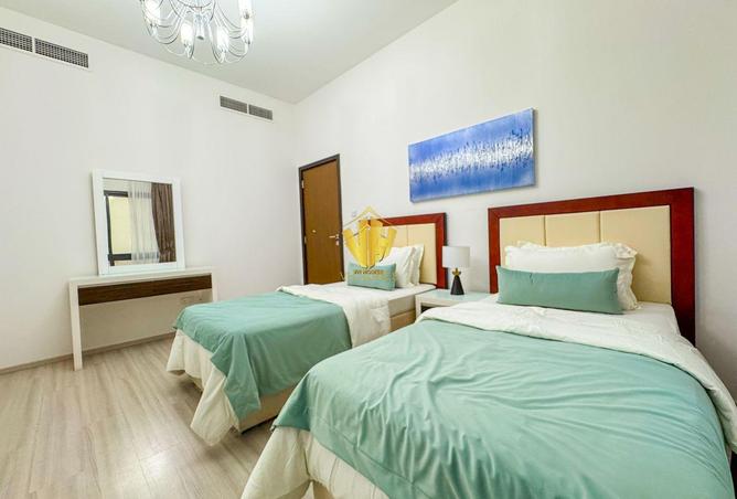 988671 - Property Image 2