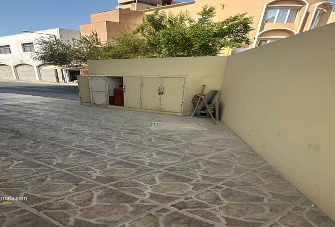 975401 - Property Image 2