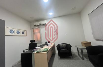 Office Space - Studio - 3 Bathrooms for rent in Sanabis - Manama - Capital Governorate