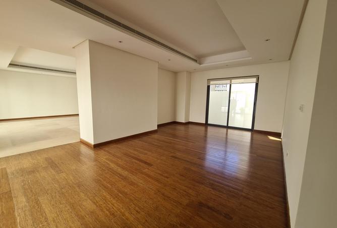 930772 - Property Image 3