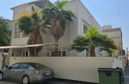 فيلا - 4 غرف نوم - 4 حمامات للايجار في السلمانية - المنامة - محافظة العاصمة