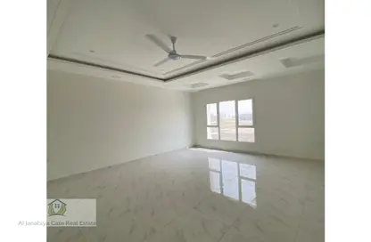 Empty Room image for: Villa - 4 Bedrooms - 5 Bathrooms for sale in Hamala - Northern Governorate, Image 1