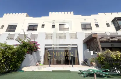 فيلا - 3 غرف نوم - 4 حمامات للايجار في أمواج - المحرق