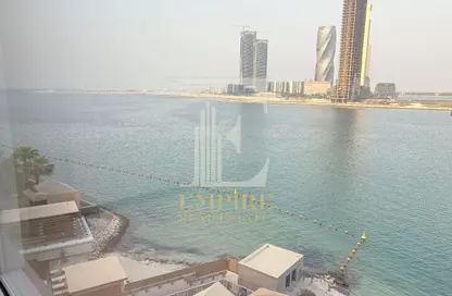شقة - غرفة نوم - 2 حمامات للبيع في جزيرة الريف - محافظة العاصمة