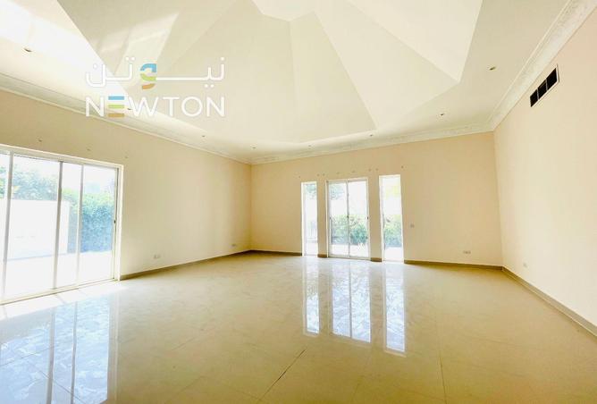 963125 - Property Image 2