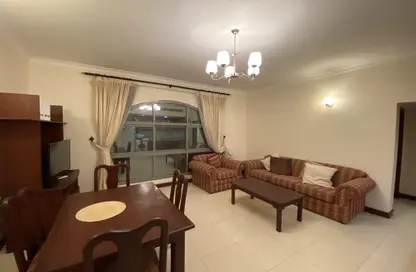 Living / Dining Room image for: Apartment - 2 Bedrooms - 2 Bathrooms for rent in Segaya - Manama - Capital Governorate, Image 1