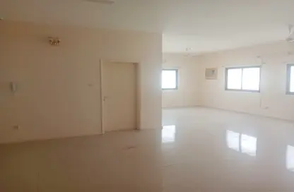 Apartment - 2 Bedrooms - 2 Bathrooms for rent in Exhibition Road - Hoora - Capital Governorate