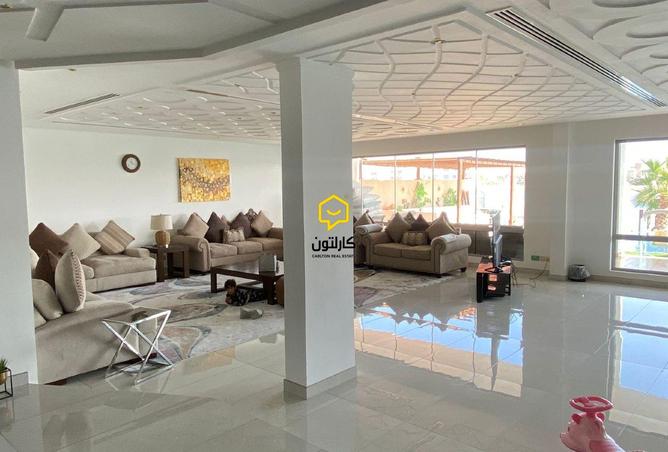 983851 - Property Image 3