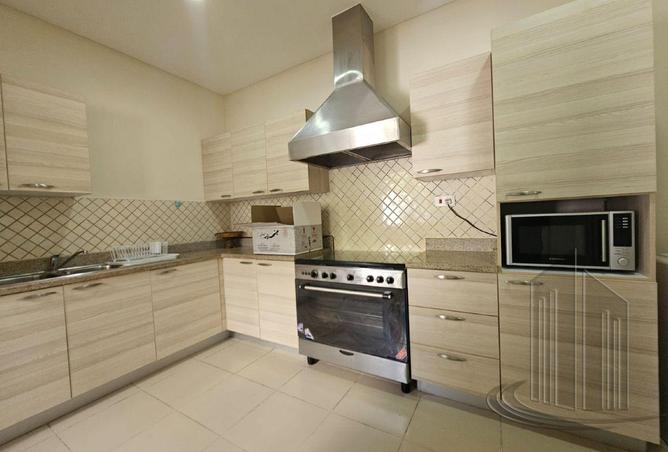963389 - Property Image 3