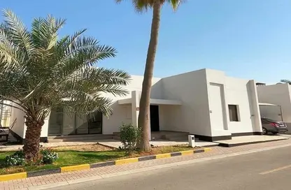 Outdoor Building image for: Villa - 3 Bedrooms - 4 Bathrooms for rent in Sanad - Central Governorate, Image 1