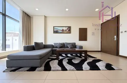 Apartment - 2 Bedrooms - 3 Bathrooms for rent in Al Juffair - Capital Governorate
