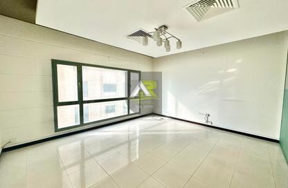 Office Space - Studio - 3 Bathrooms for rent in Seef - Capital Governorate