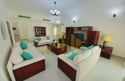 Living Room image for: Apartment - 3 Bedrooms - 3 Bathrooms for rent in Al Juffair - Capital Governorate, Image 1