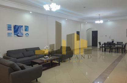 Apartment - 3 Bedrooms - 3 Bathrooms for rent in Al Juffair - Capital Governorate