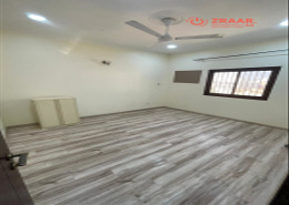 2 bedroom semi furnished apartment for rent opsit Bahrain mall