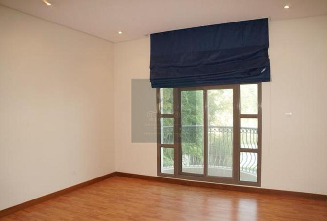 967237 - Property Image 3