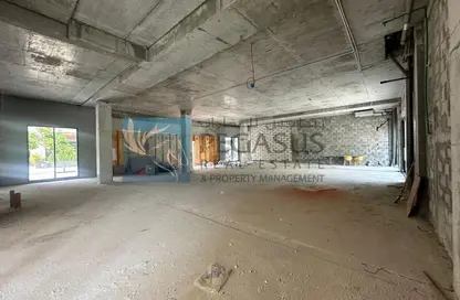 Retail - Studio - 4 Bathrooms for rent in Seef - Capital Governorate