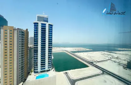 Apartment - 2 Bedrooms - 3 Bathrooms for rent in Al Juffair - Capital Governorate
