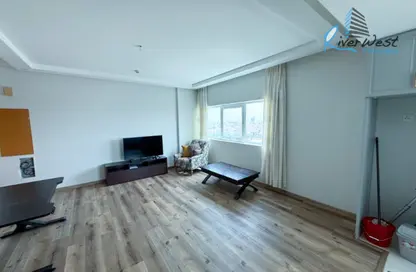 Apartment - 1 Bedroom - 1 Bathroom for sale in Sanabis - Manama - Capital Governorate