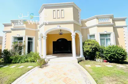 Compound - 4 Bedrooms - 5 Bathrooms for rent in Saar - Northern Governorate