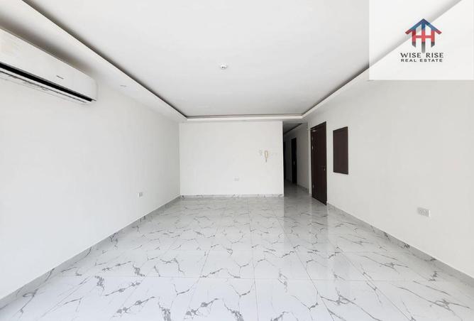 985777 - Property Image 2