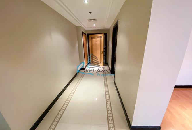 983852 - Property Image 3