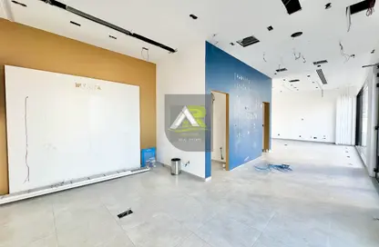 Retail - Studio - 1 Bathroom for rent in Seef - Capital Governorate