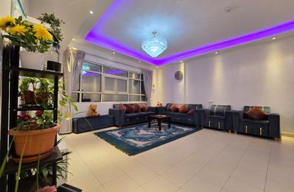 Apartment - 2 Bedrooms - 2 Bathrooms for rent in Al Juffair - Capital Governorate