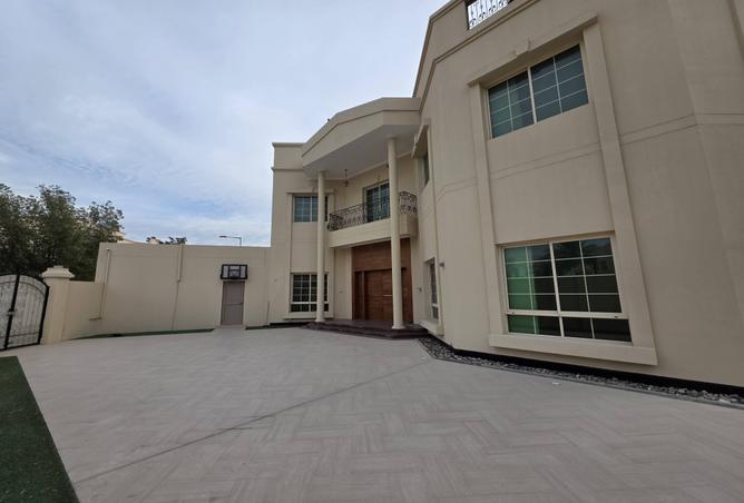 984219 - Property Image 2