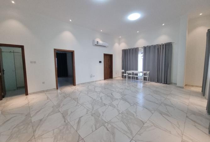 972425 - Property Image 3