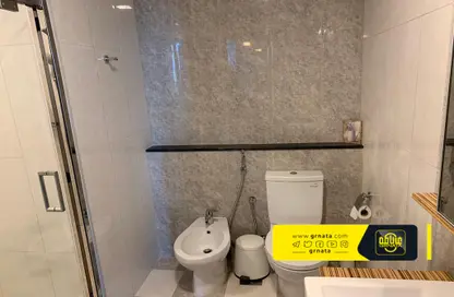 Apartment - 1 Bedroom - 2 Bathrooms for sale in Sanabis - Manama - Capital Governorate