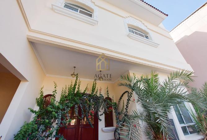 Villa - 5 Bedrooms - 4 Bathrooms for rent in Zinj - Manama - Capital Governorate