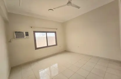 Apartment - 3 Bedrooms - 2 Bathrooms for rent in Busaiteen - Muharraq Governorate