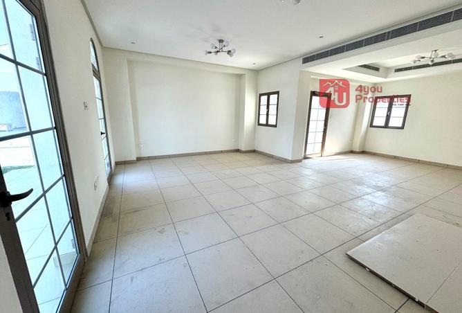 974418 - Property Image 3