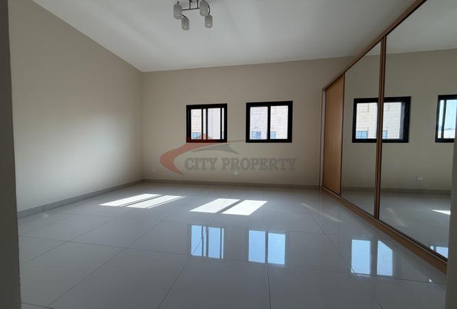 974192 - Property Image 2