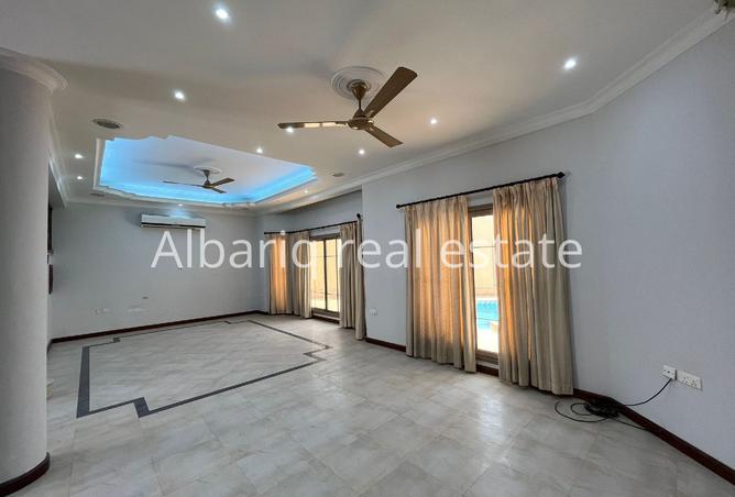 970900 - Property Image 2