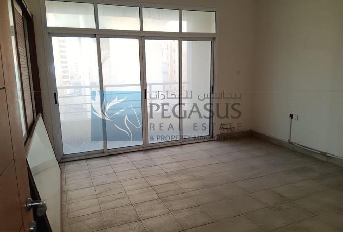 983838 - Property Image 2