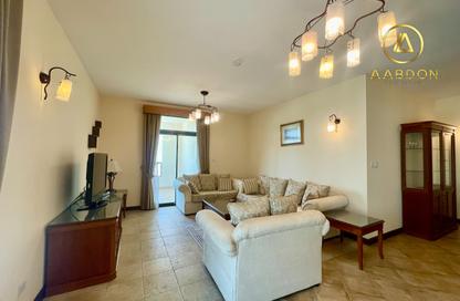 Apartment - 2 Bedrooms - 3 Bathrooms for rent in Sanabis - Manama - Capital Governorate