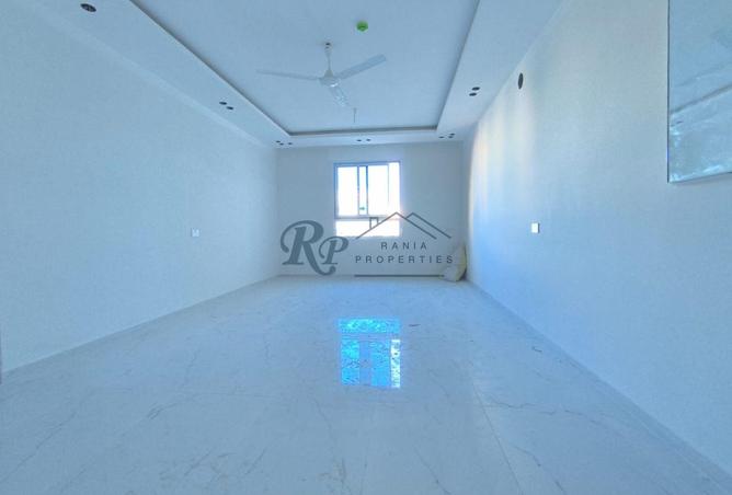 992613 - Property Image 2