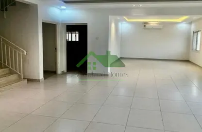 Villa - 3 Bedrooms - 4 Bathrooms for rent in Northern City (Madinat Salman) - Northern Governorate