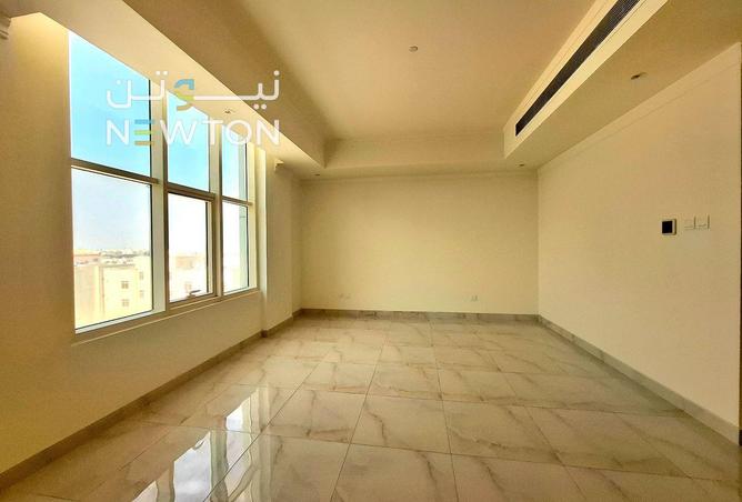 980498 - Property Image 2