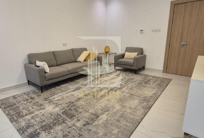 985753 - Property Image 2