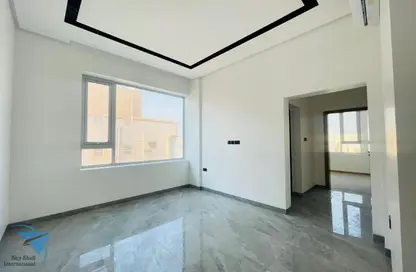 Apartment - 2 Bedrooms - 2 Bathrooms for rent in Salmaniya - Manama - Capital Governorate