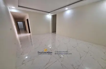 Apartment - 3 Bedrooms - 3 Bathrooms for rent in Bilad Al Qadeem - Manama - Capital Governorate