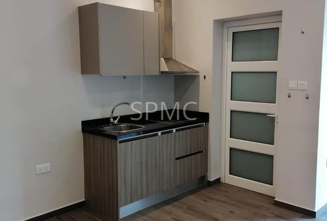 960472 - Property Image 2
