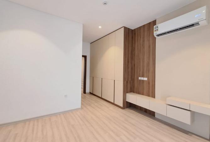 952747 - Property Image 2