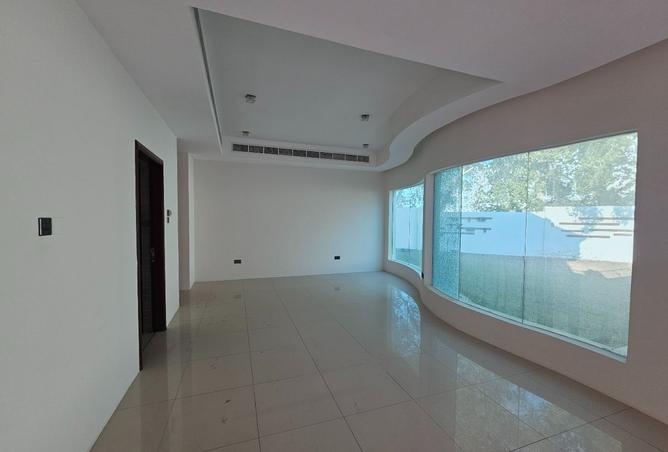 974676 - Property Image 2