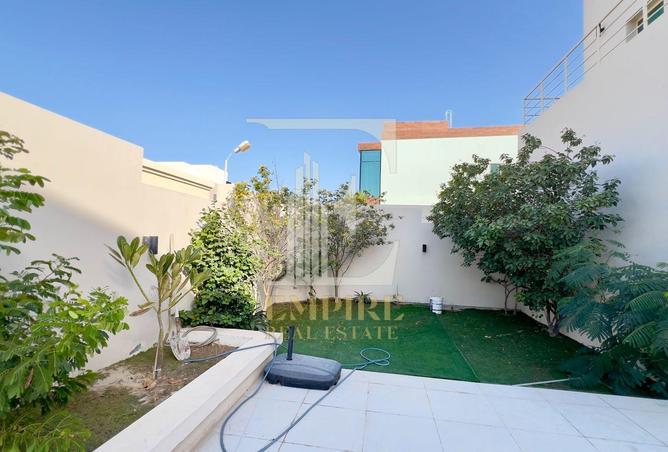 986457 - Property Image 2