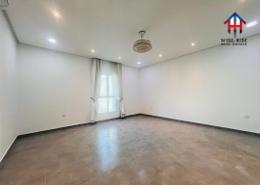 صورةغرفة فارغة لـ: شقة - 1 غرفة نوم - 1 حمام للكراء في توبلي - المحافظة الوسطى, صورة 1