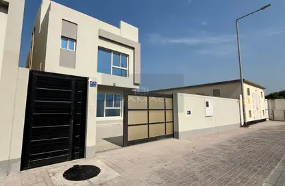 فيلا - 4 غرف نوم - 6 حمامات للبيع في جنوسان - المحافظة الشمالية